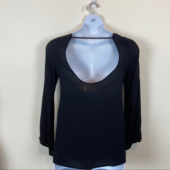 The Hanger Embroidered Bell Sleeve Top sz M - Picture 3 of 4